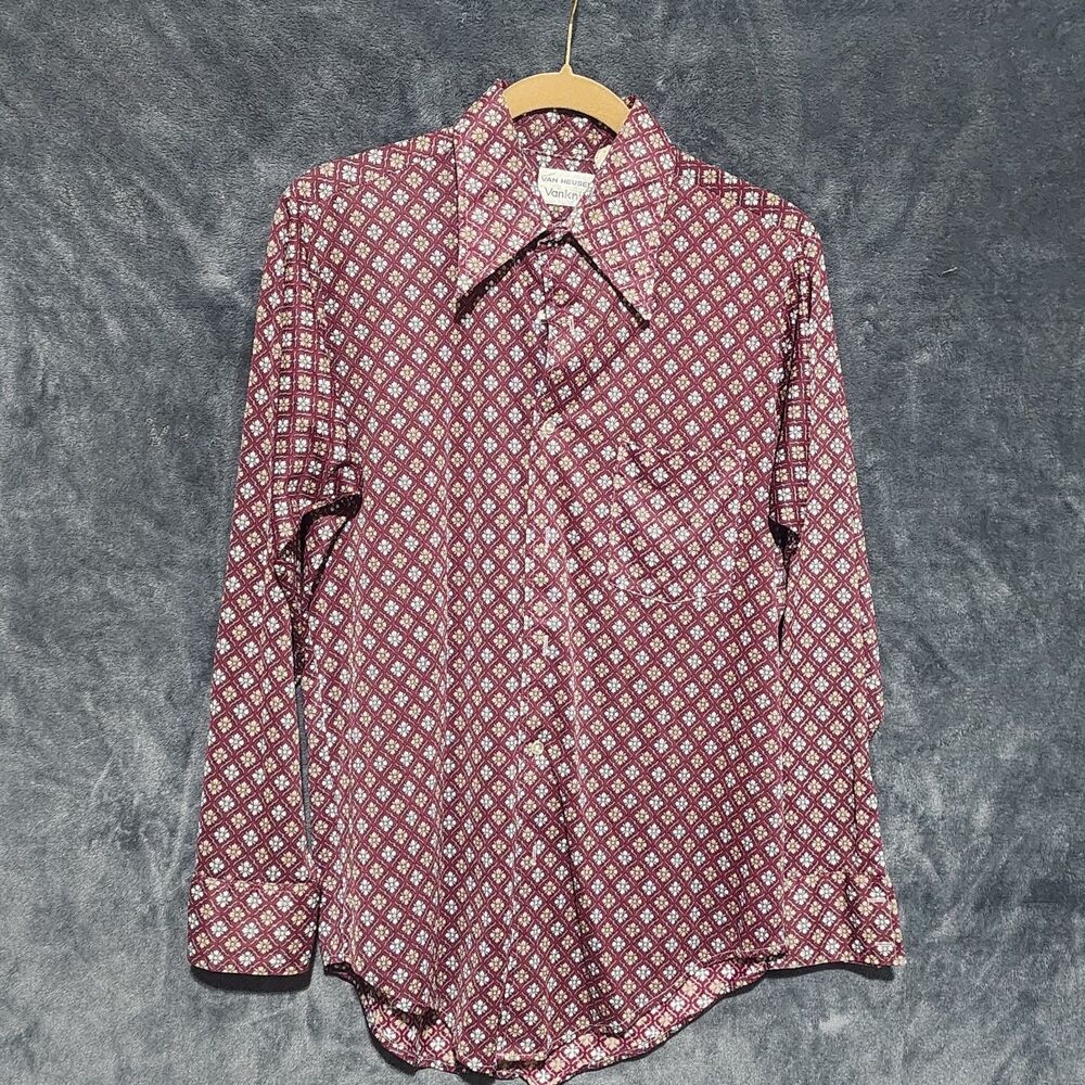 Vintage Van Heusen VanKnits Men's 15.5 Red Floral Pattern Button-Front Shirt